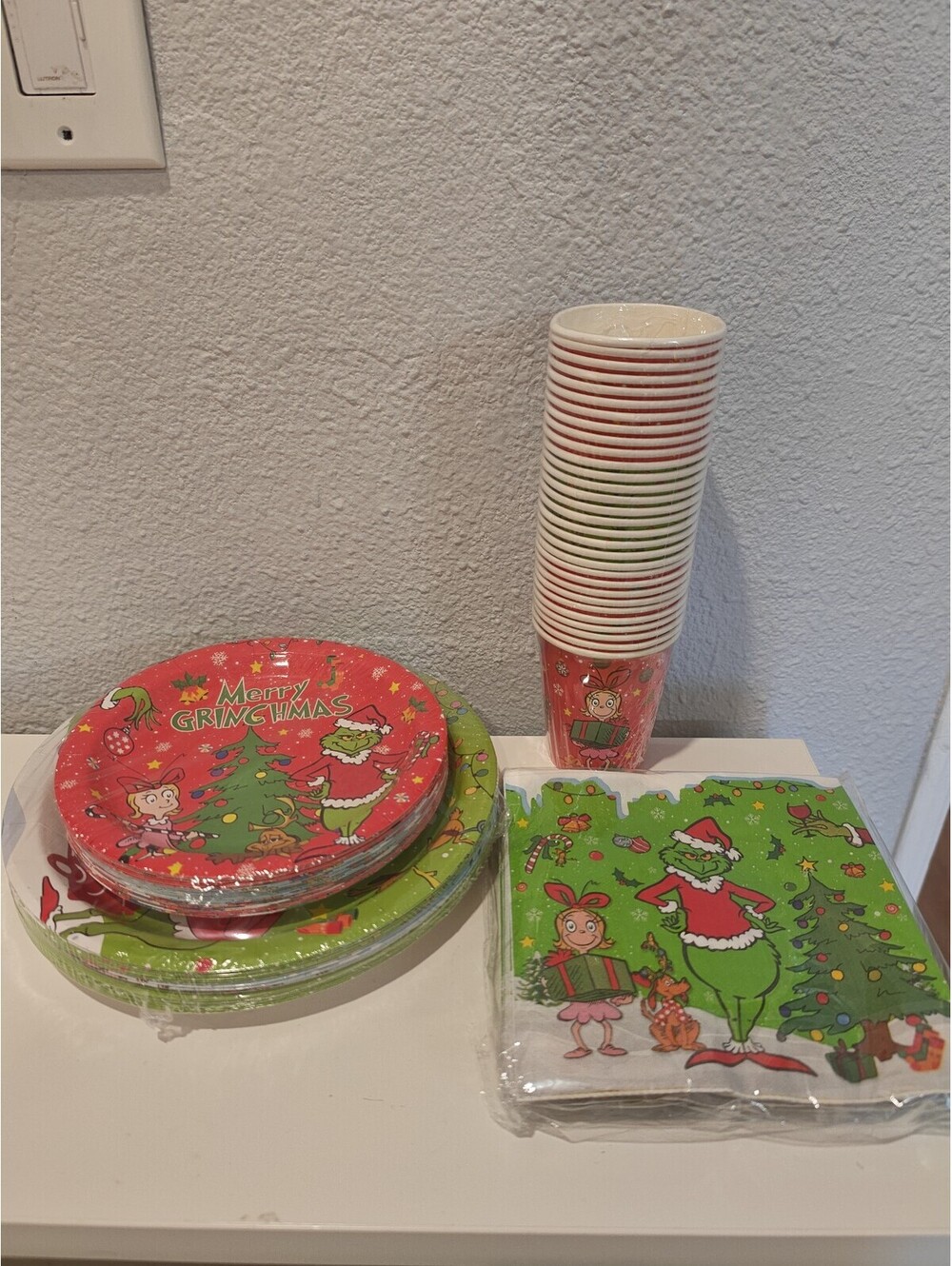 The Grinch Christmas Party Tableware Set - Plates, Cups, and